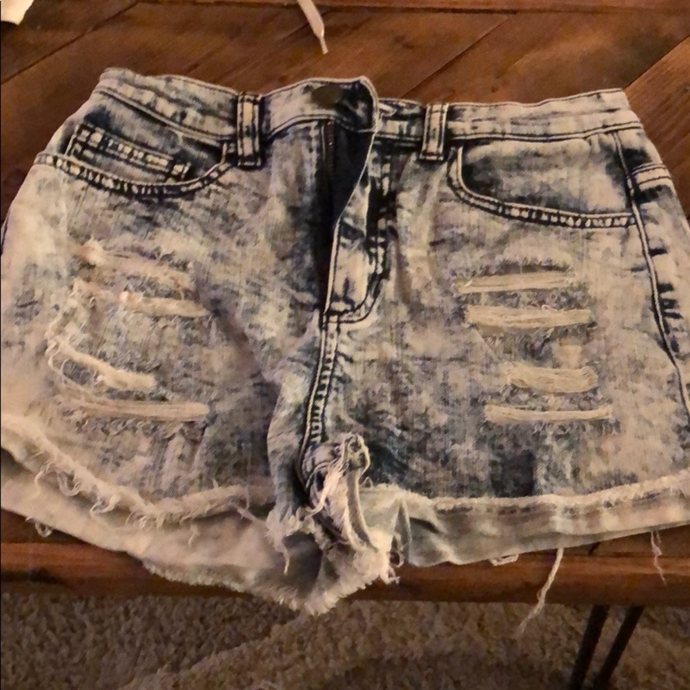 No seek jean shorts